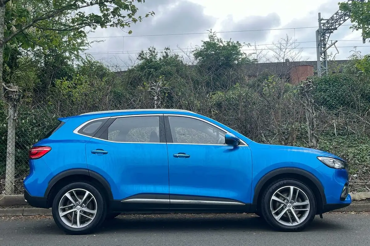 2021-mg-hs-15t-gdi-excite-162ps-big-8