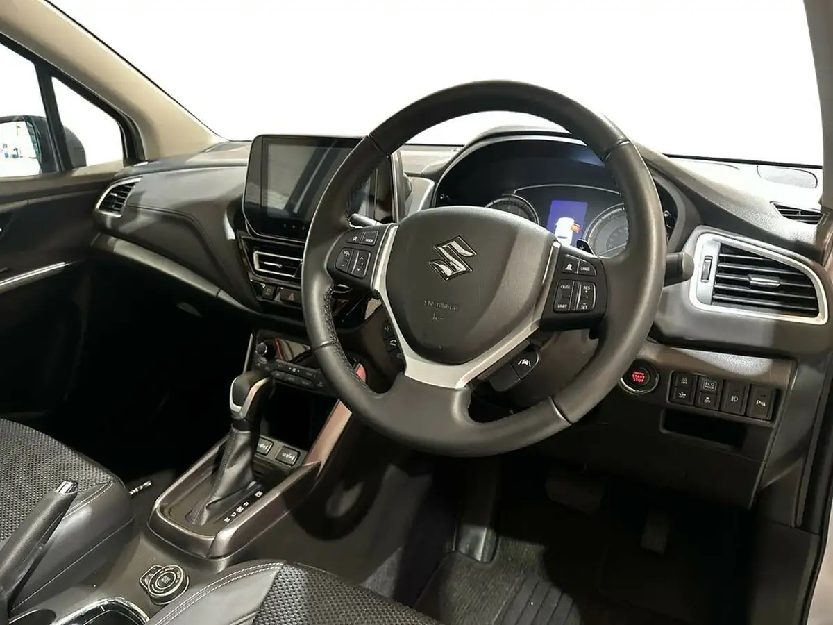 2024-suzuki-s-cross-15-ultra-allgrip-big-7