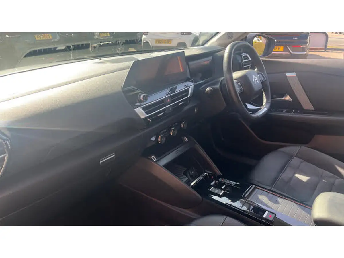 2024-citroen-c4-e-e-series-156ps-54kwh-big-8