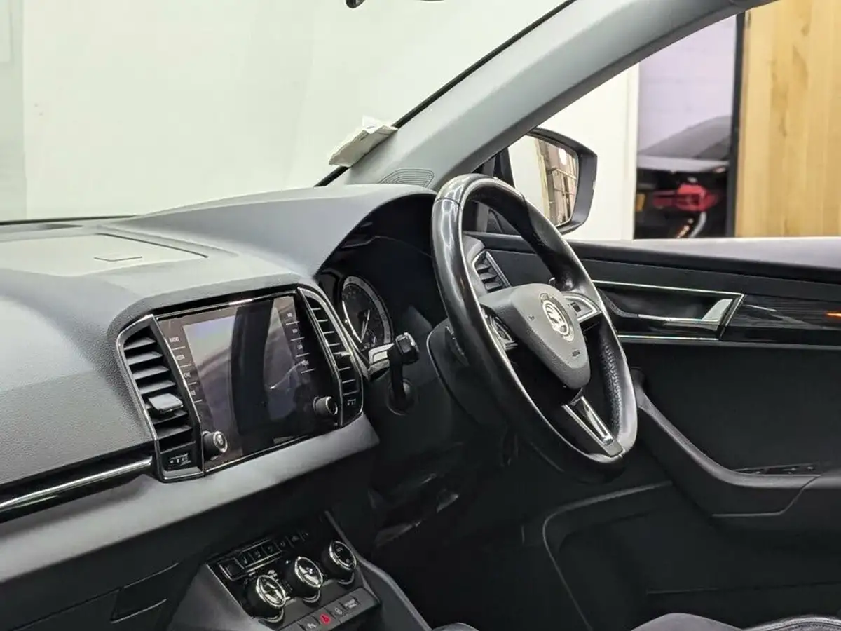 2018-skoda-karoq-15-tsi-se-l-ss-dsg-big-10