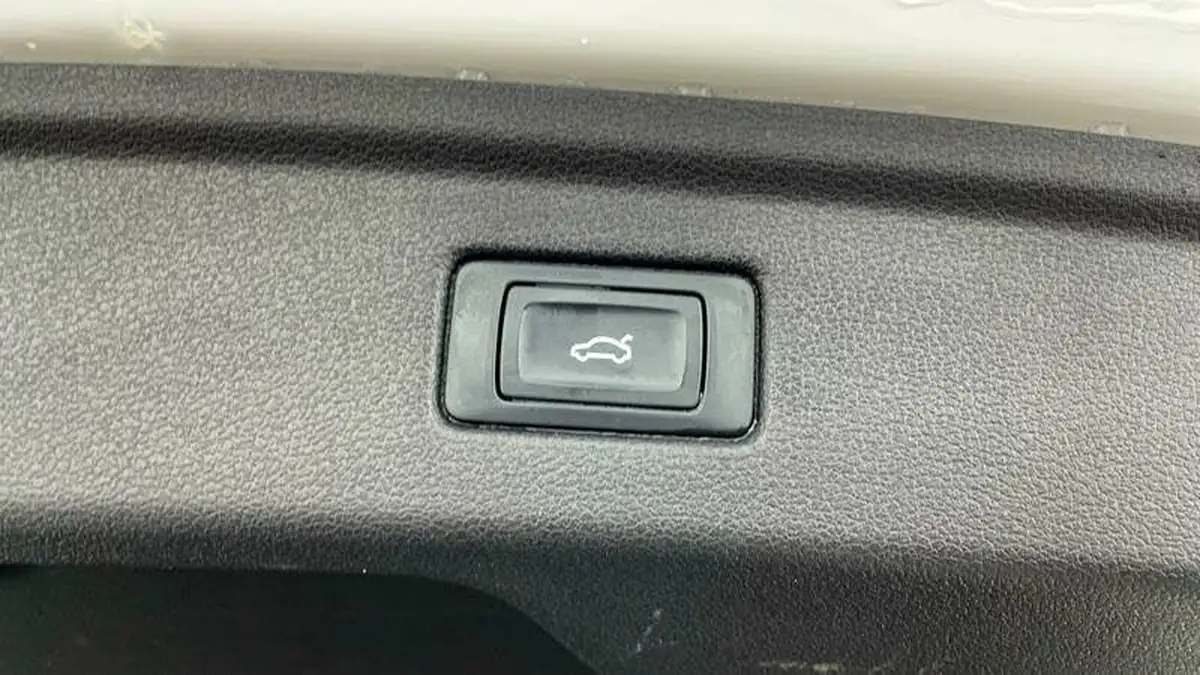 2022-audi-a5-20-40-tdi-s-line-sportback-5d-big-33