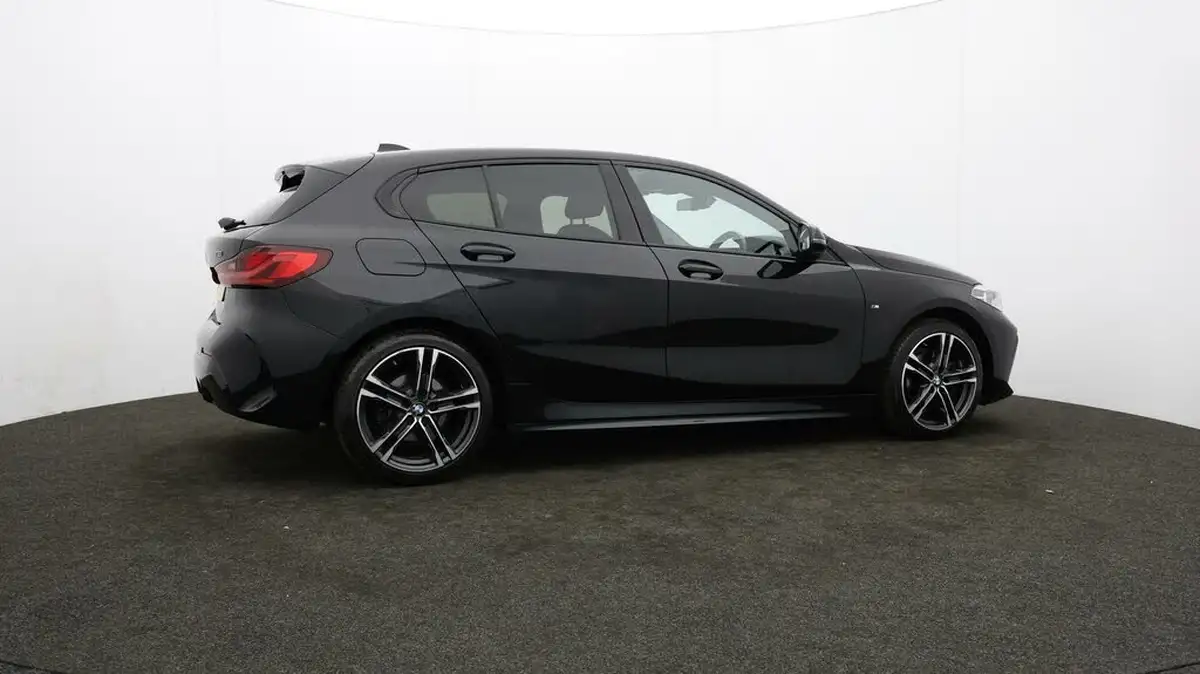 2021-bmw-1-series-15-118i-m-sport-lcp-dct-big-27