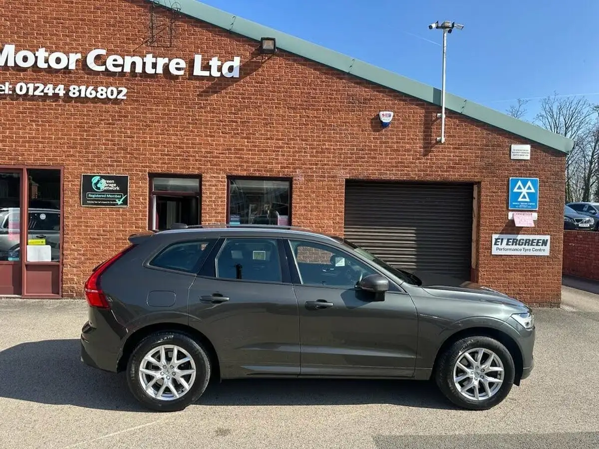 2018-volvo-xc60-20td-d4-momentum-pro-awd-geartronic-big-2