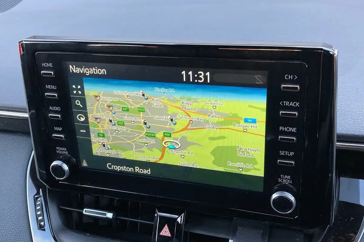 2022-toyota-corolla-18-vvt-i-icon-tech-trk-hatchback-5d-big-19