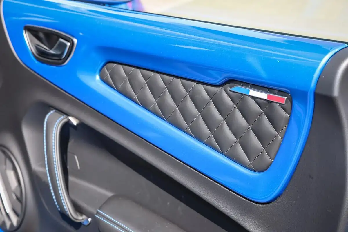 2024-alpine-a110-18-t-no-trim-big-19