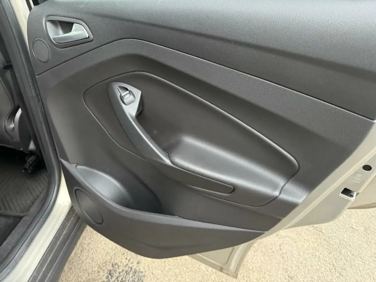 2015-ford-c-max-15tdci-titanium-x-big-28