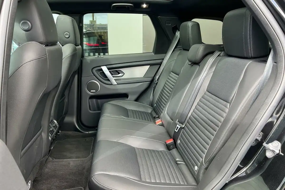 2024-land-rover-discovery-sport-15-p300e-dynamic-se-big-40
