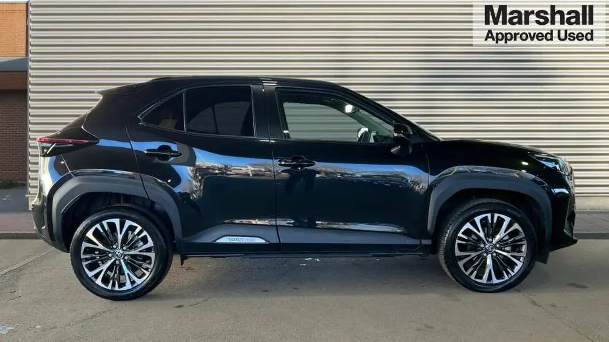 2023-toyota-yaris-cross-15-vvt-i-excel-awd-i-big-1