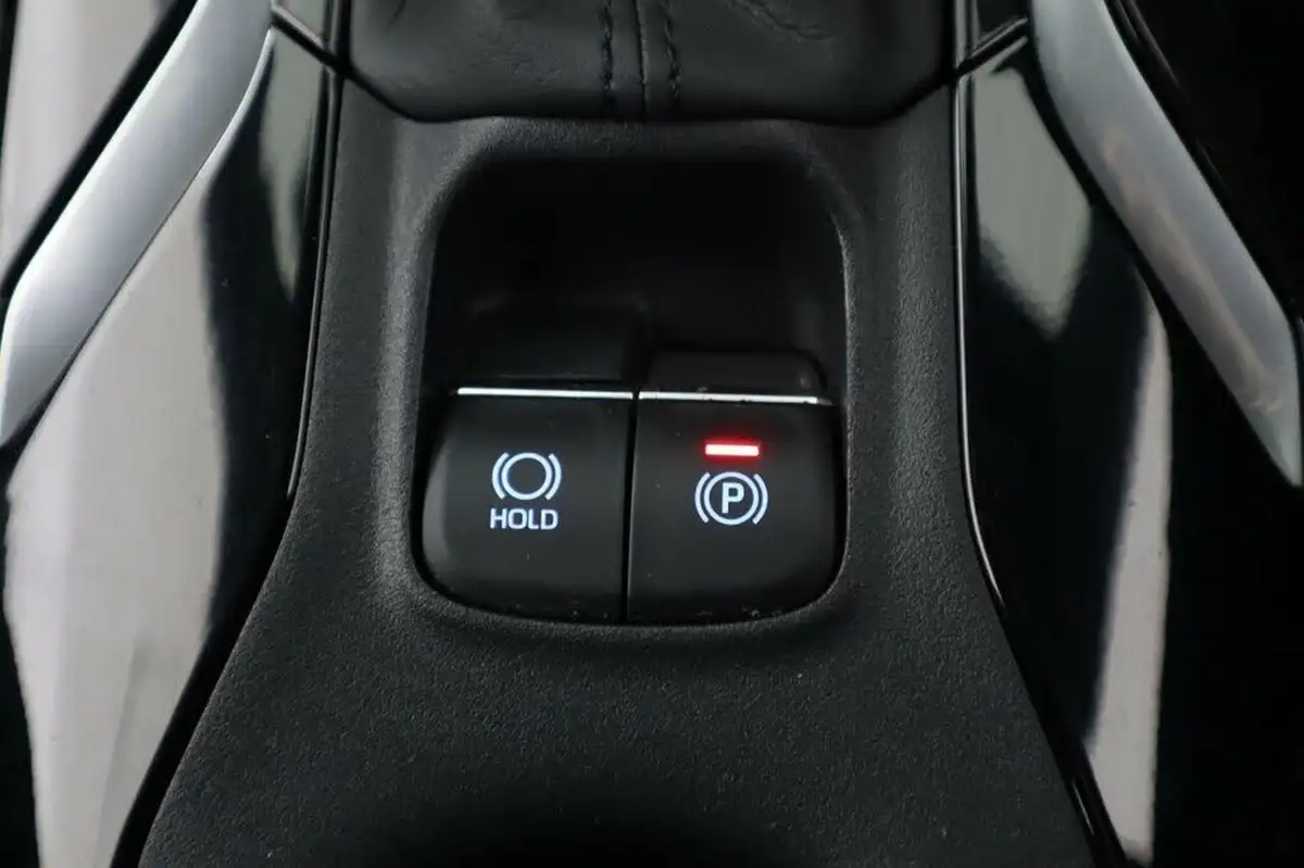2022-toyota-corolla-18-vvt-i-icon-120bhp-trk-hatchback-5d-big-19