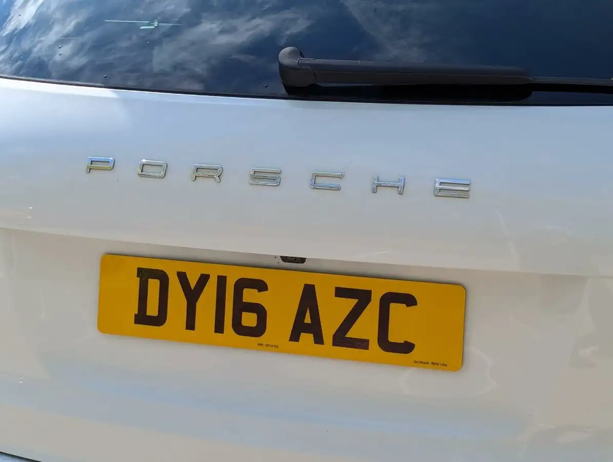 2016-porsche-cayenne-30-s-e-hybrid-big-28
