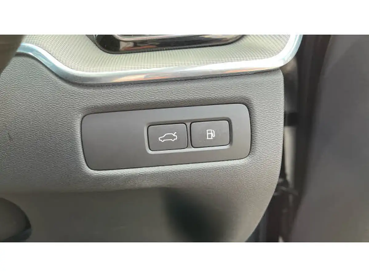 2023-volvo-xc60-20-b5-plus-big-28