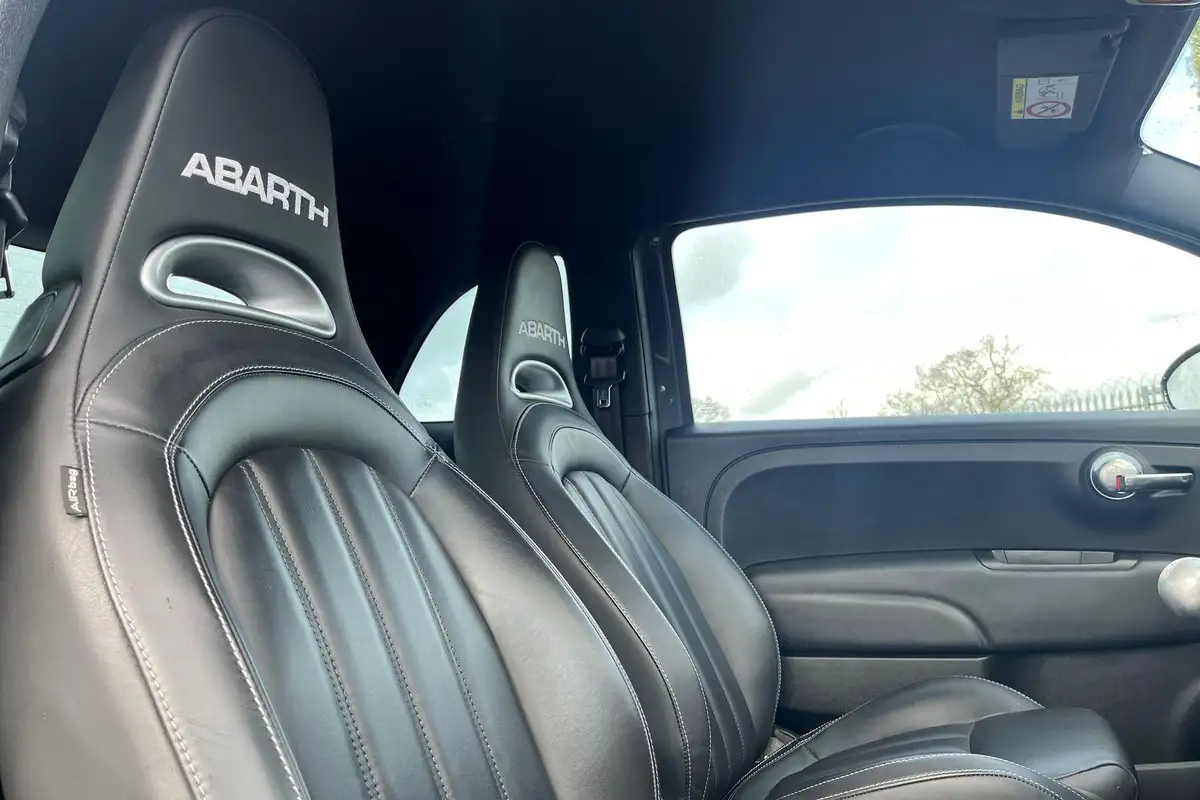 2021-abarth-595-14-tjet-turismo-big-11