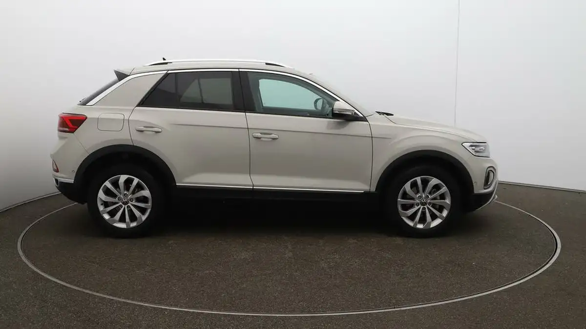 2023-volkswagen-t-roc-15-tsi-style-hatchback-5d-big-42
