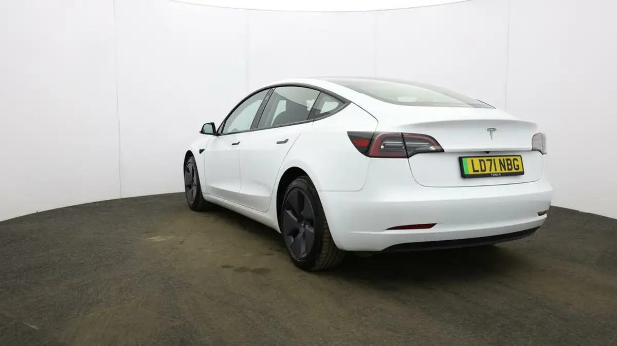 2021-tesla-model-3-e-standard-plus-big-35