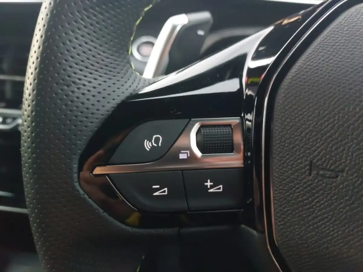 2023-peugeot-2008-suv-big-14