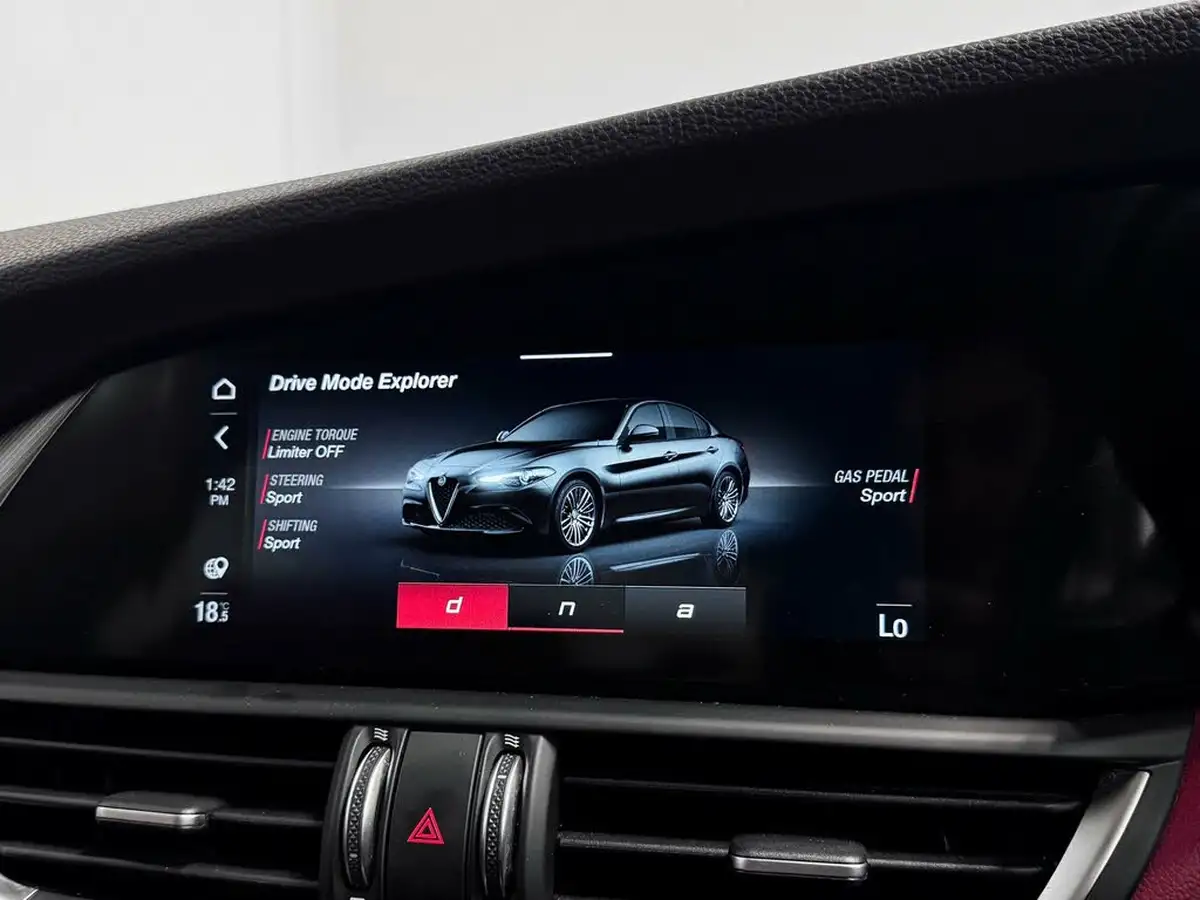 2021-alfa-romeo-giulia-20-veloce-276bhp-big-41