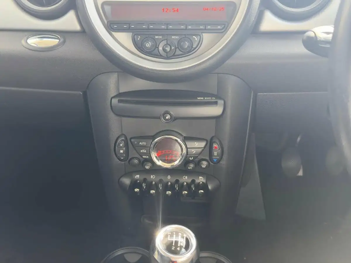 2013-mini-cooper-16-one-98bhp-sport-chili-hatchback-3d-big-22
