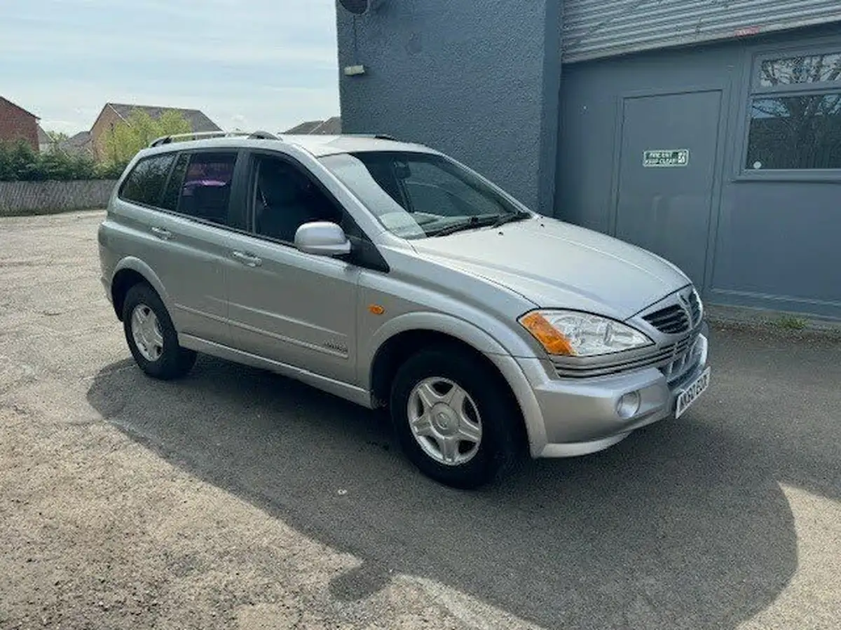 2010-ssangyong-kyron-big-2
