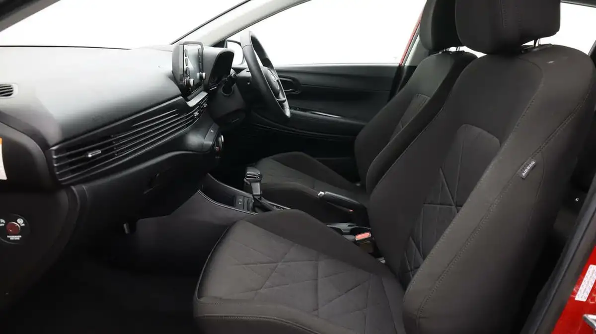 2023-hyundai-bayon-10-t-gdi-se-connect-dct-big-14