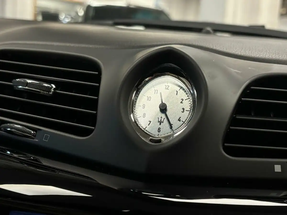 2016-maserati-granturismo-42-big-60
