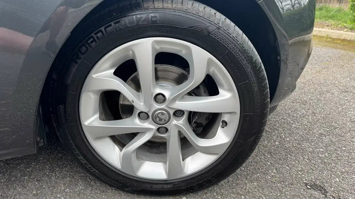 2018-vauxhall-corsa-14i-sport-75ps-3d-big-12