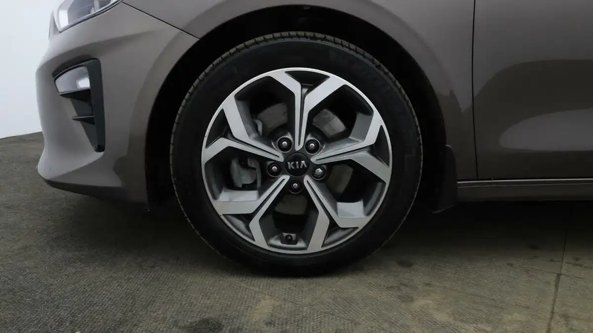 2021-kia-ceed-15-t-gdi-3-hatchback-big-17