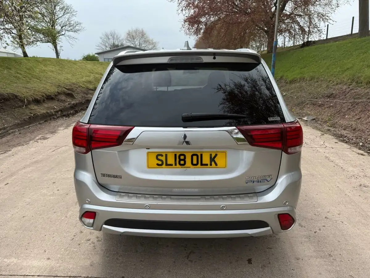 2018-mitsubishi-outlander-20-4hs-phev-5st-big-6