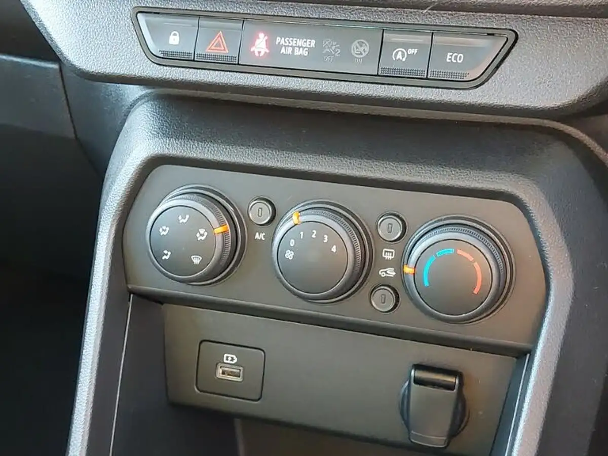 2021-dacia-sandero-10-tce-comfort-90bhp-big-14