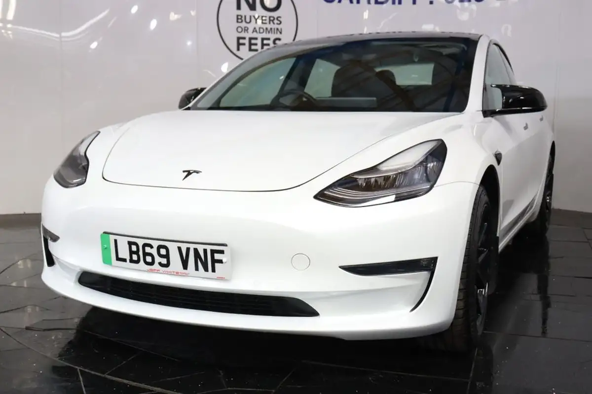 2019-tesla-model-3-e-4x4-performance-pack-big-13