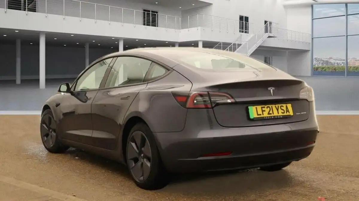 2021-tesla-model-3-e-long-range-4x4-big-1