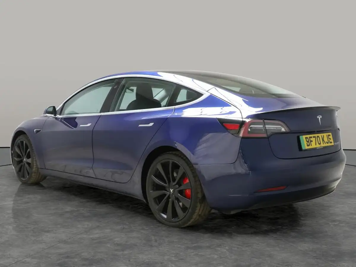2020-tesla-model-3-e-performance-big-13