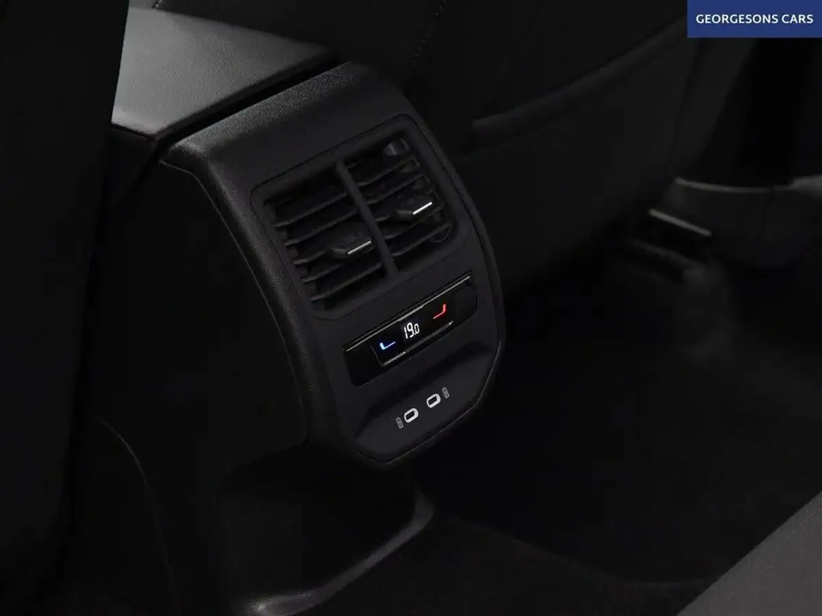 2022-seat-leon-10-tsi-evo-se-dynamic-hatchback-big-18