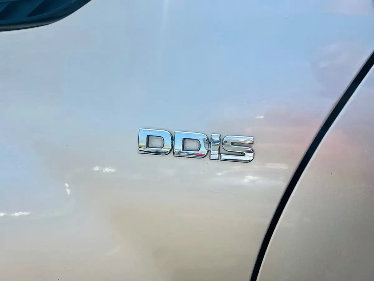 2010-suzuki-grand-vitara-19td-sz5-big-41