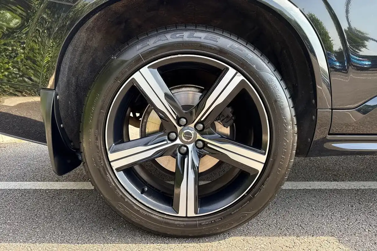 2018-volvo-xc90-20td-d5-r-design-4x4-big-10