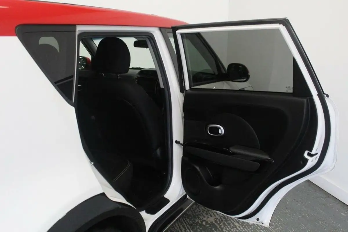 2014-kia-soul-16td-mixx-auto-big-18