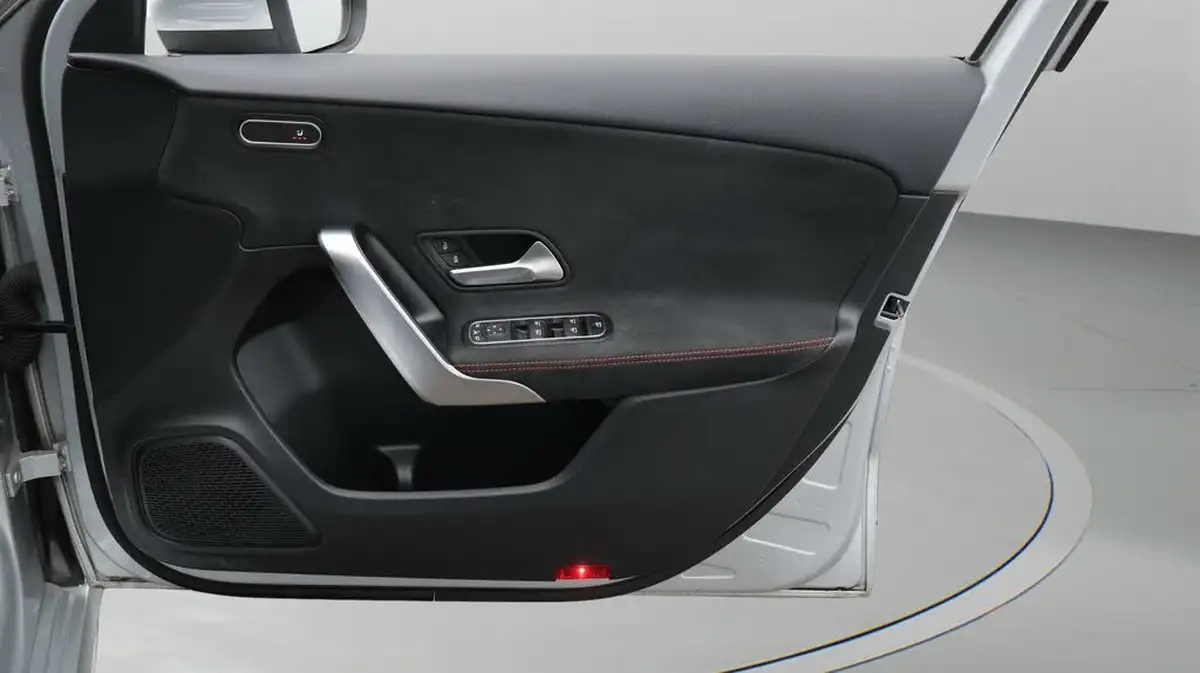 2020-mercedes-benz-a-class-13-a200-amg-line-executive-hatchback-5d-7g-dct-big-15
