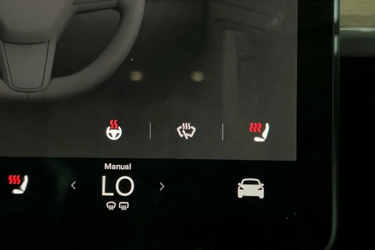 2022-tesla-model-3-e-long-range-big-16