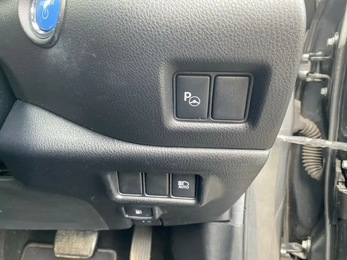 2018-toyota-c-hr-18-vvt-i-dynamic-big-15