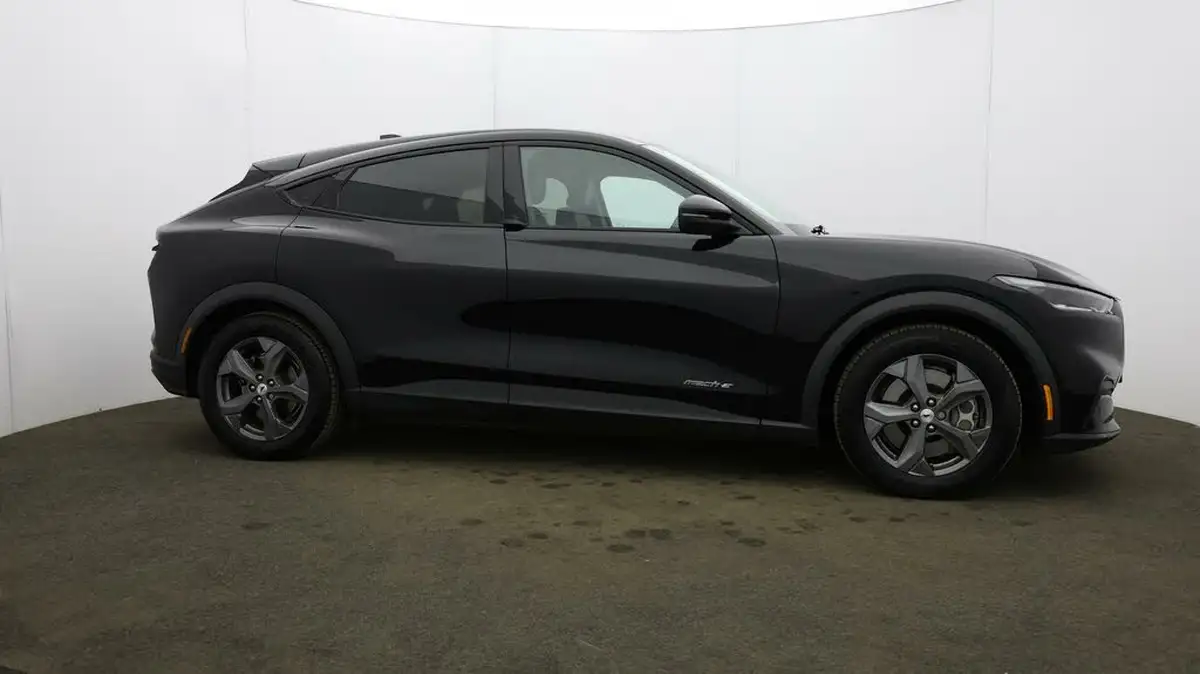 2022-ford-mustang-mach-e-e-standard-range-big-42
