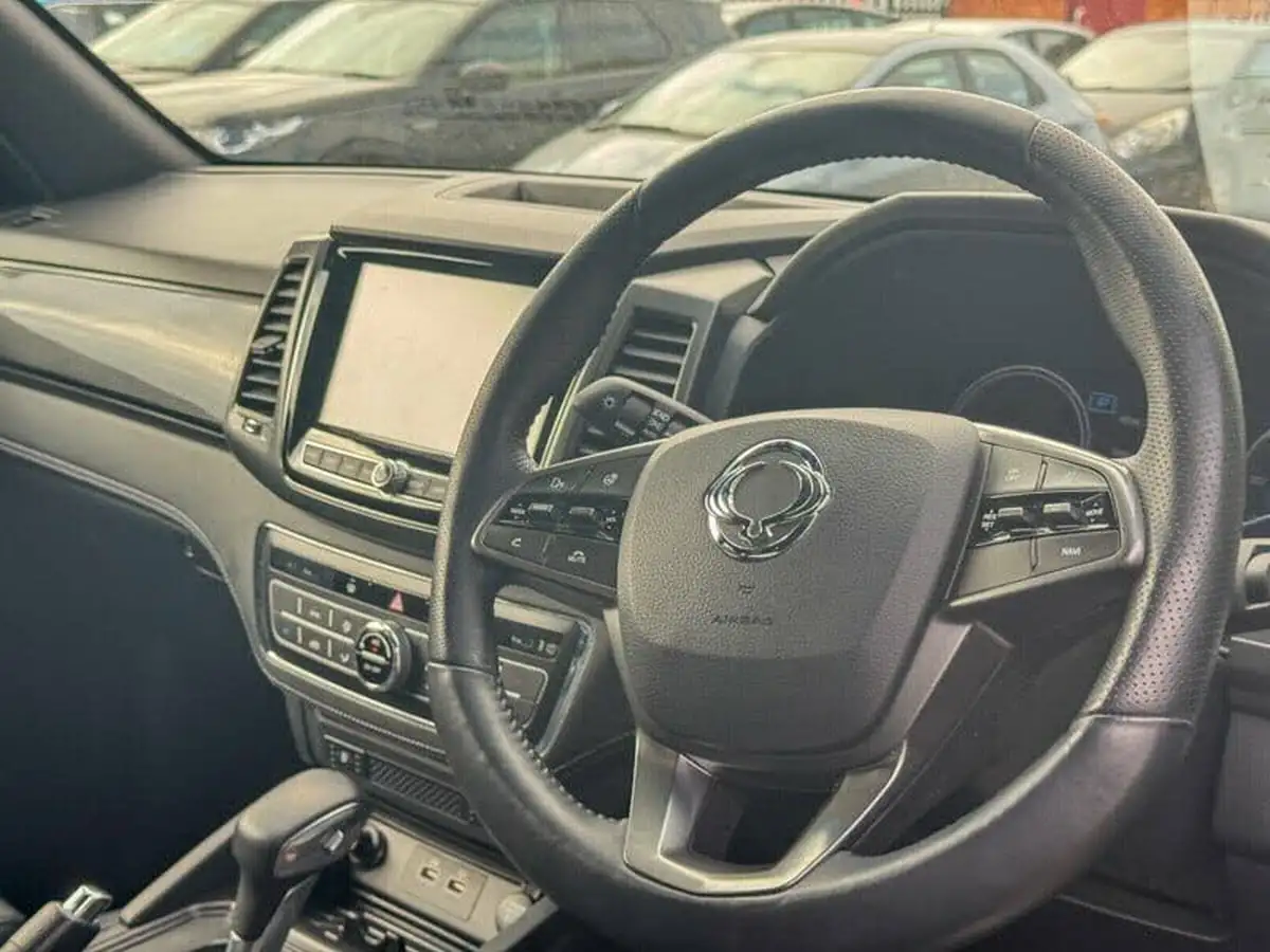 2023-kgm-ssangyong-musso-22td-saracen-202pseu6d-big-8