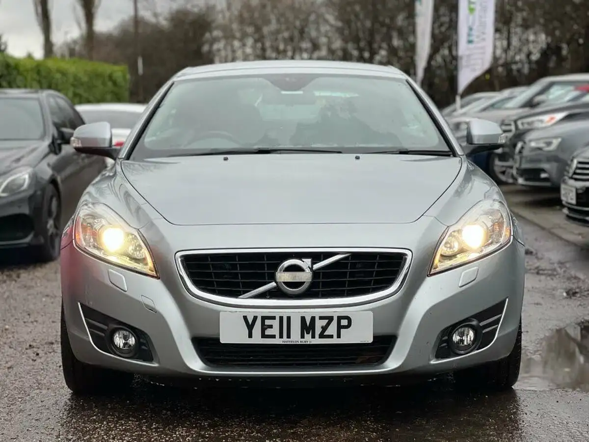 2011-volvo-c70-20td-d3-se-lux-geartronic-big-2