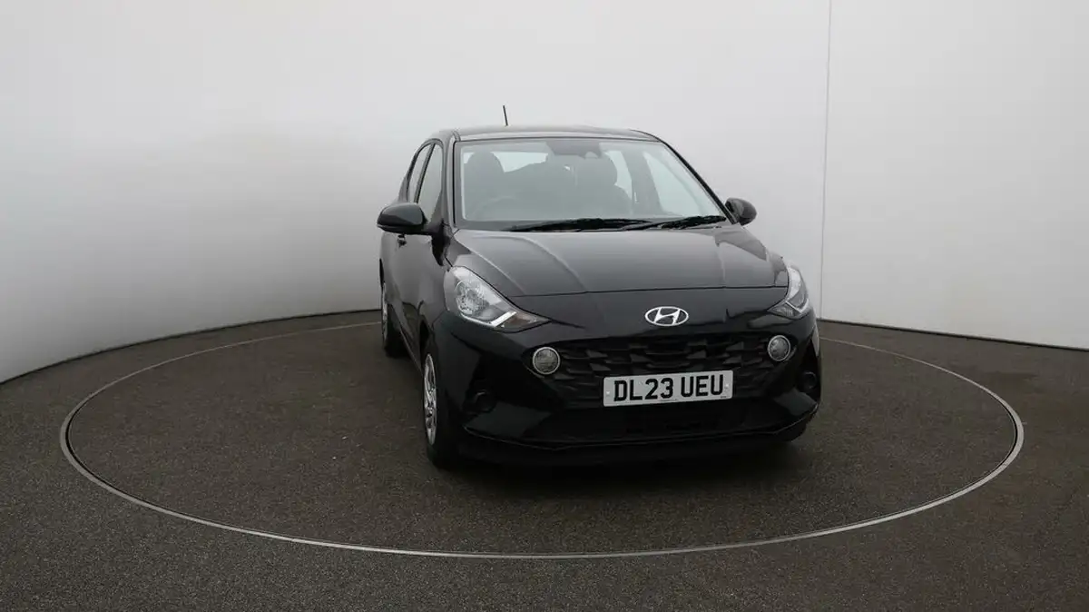 2023-hyundai-i10-10-se-big-32