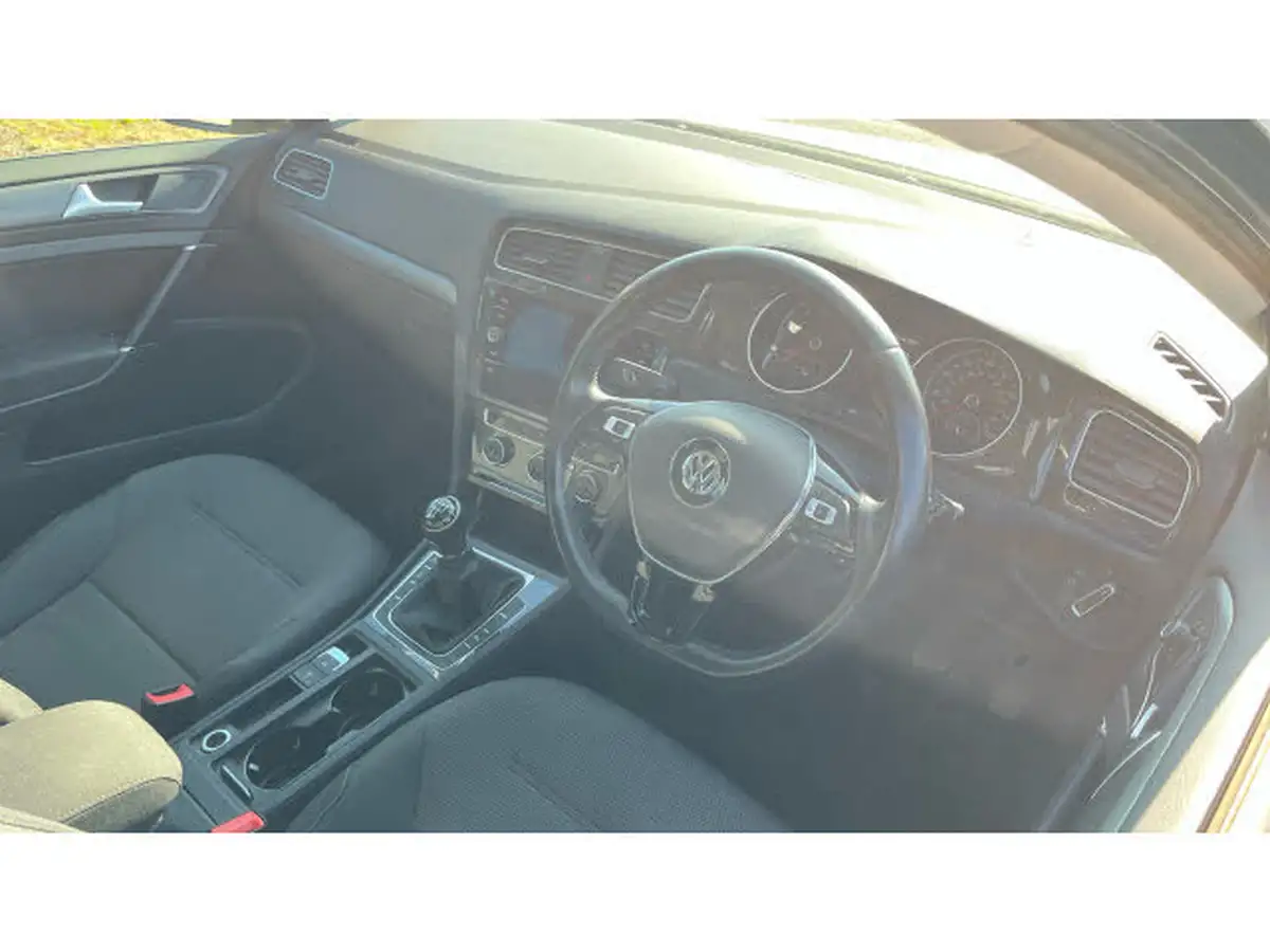 2019-volkswagen-golf-16tdi-match-hatchback-5d-big-10