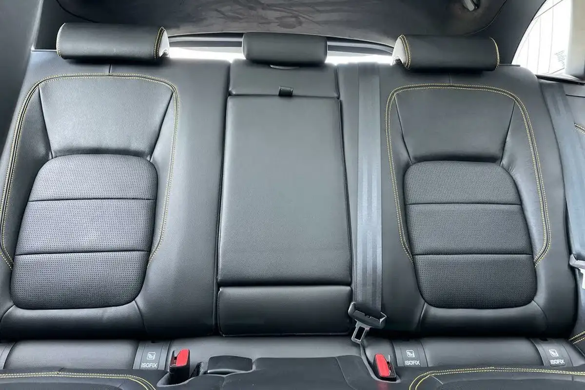 2019-jaguar-f-pace-30td-300-sport-big-36