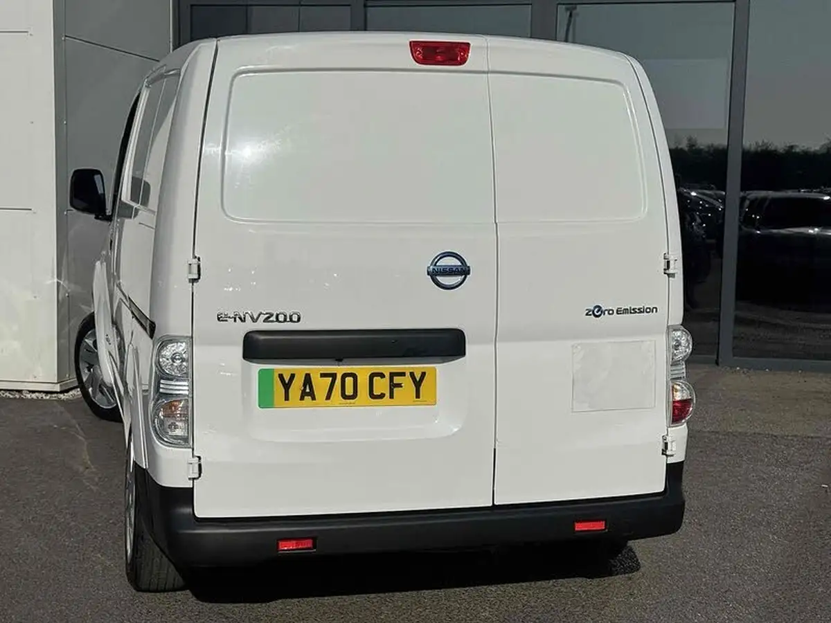 2021-nissan-env200-e-acenta-panel-van-auto-big-11