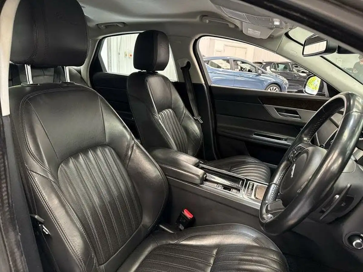 2016-jaguar-xf-20td-portfolio-180ps-auto-big-12