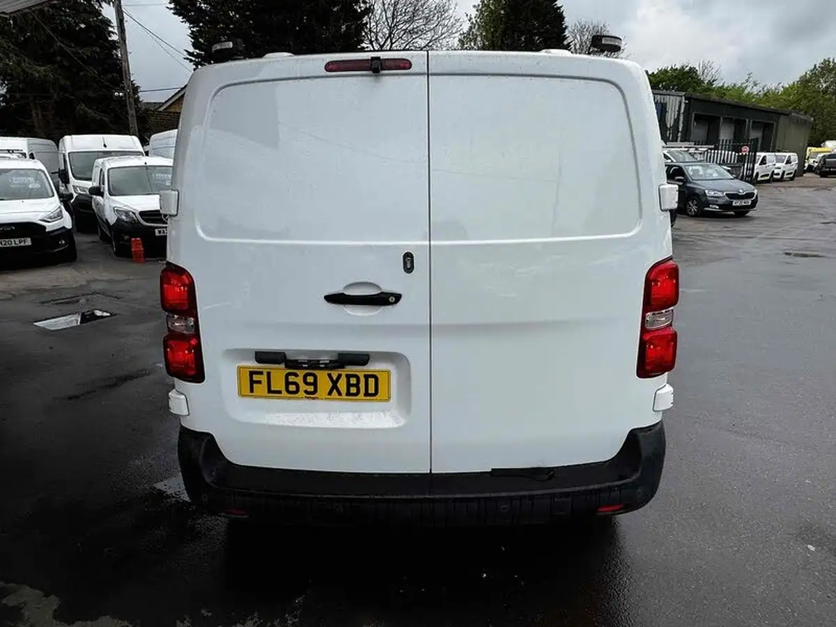 2019-vauxhall-vivaro-15td-2900-l1h1-dynamic-big-3