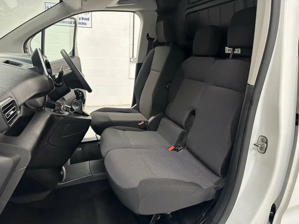 2021-vauxhall-combo-15cdti-sportive-2300-100pseu6dt-l2h1-panel-big-10