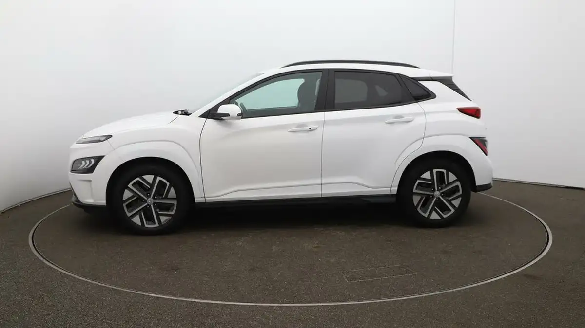 2022-hyundai-kona-e-premium-204ps-64kwh-7kw-obc-big-4