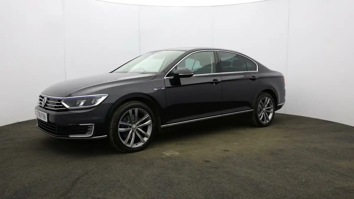 2018-volkswagen-passat-14-tsi-gte-saloon-4d-big-28